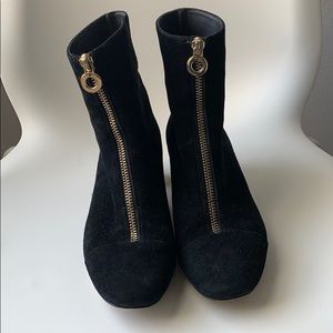 Like New Tory Burch with block heel!!